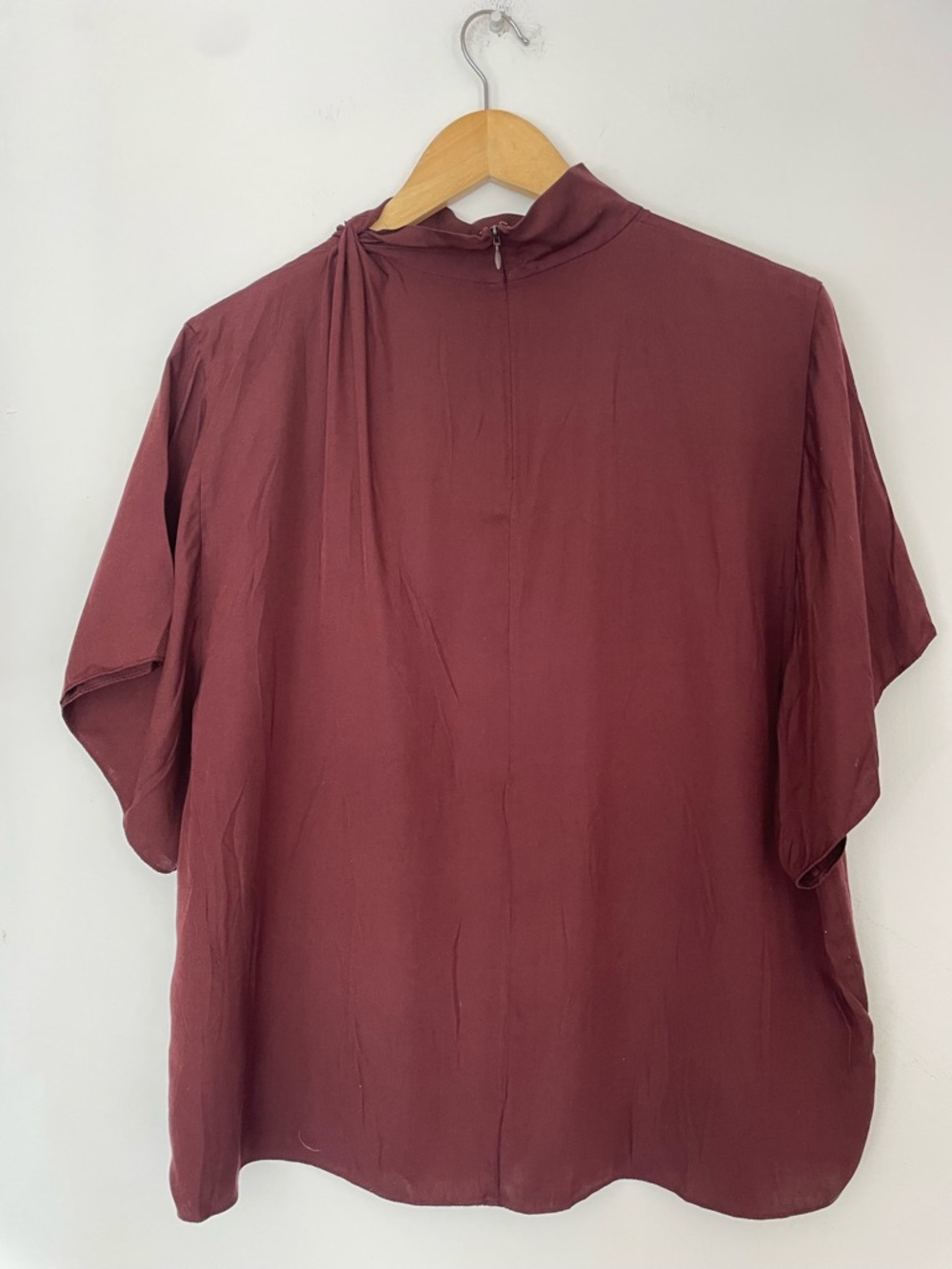 Vince silk blend Burgundy Mock Neck Flutter Sleeve Blouse xl - Picture 5 of 9